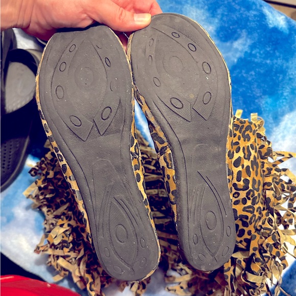 Women’s fringe boots, size 10. - Picture 4 of 6